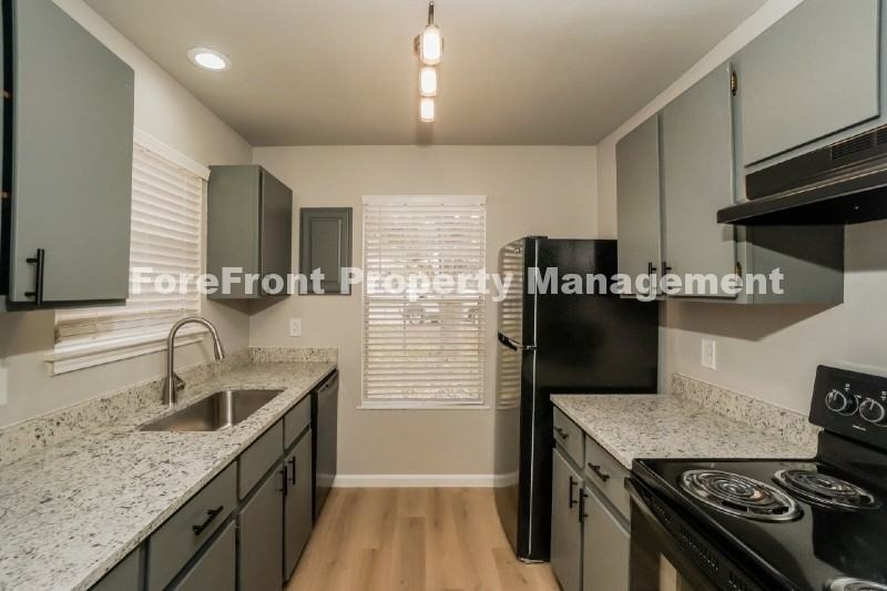 5305 Ashbury Dr - Photo 6 of 23