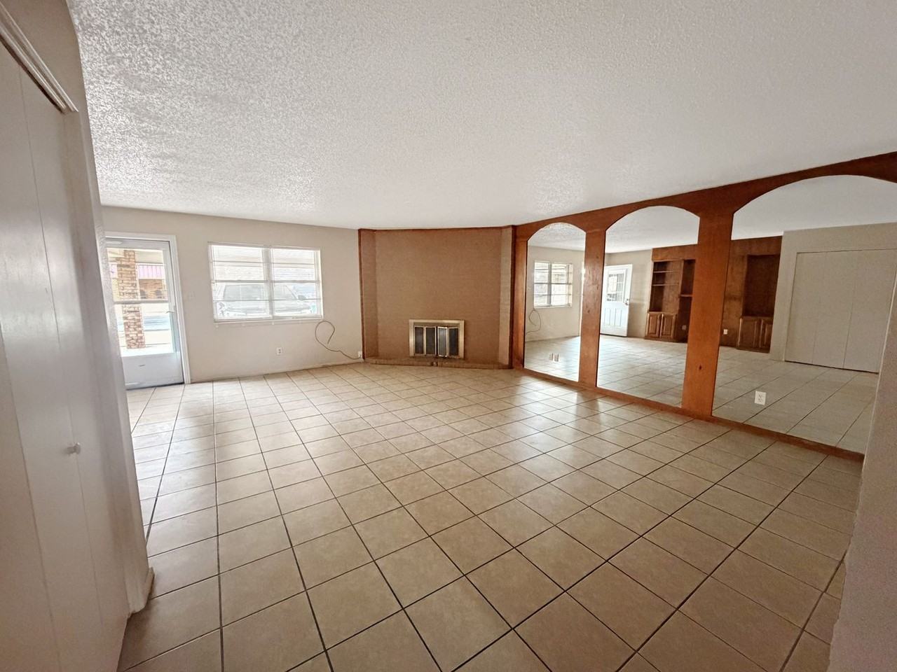 419 W Kiowa Ave - Photo 3 of 8