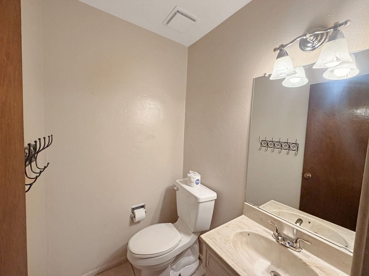 419 W Kiowa Ave - Photo 5 of 8