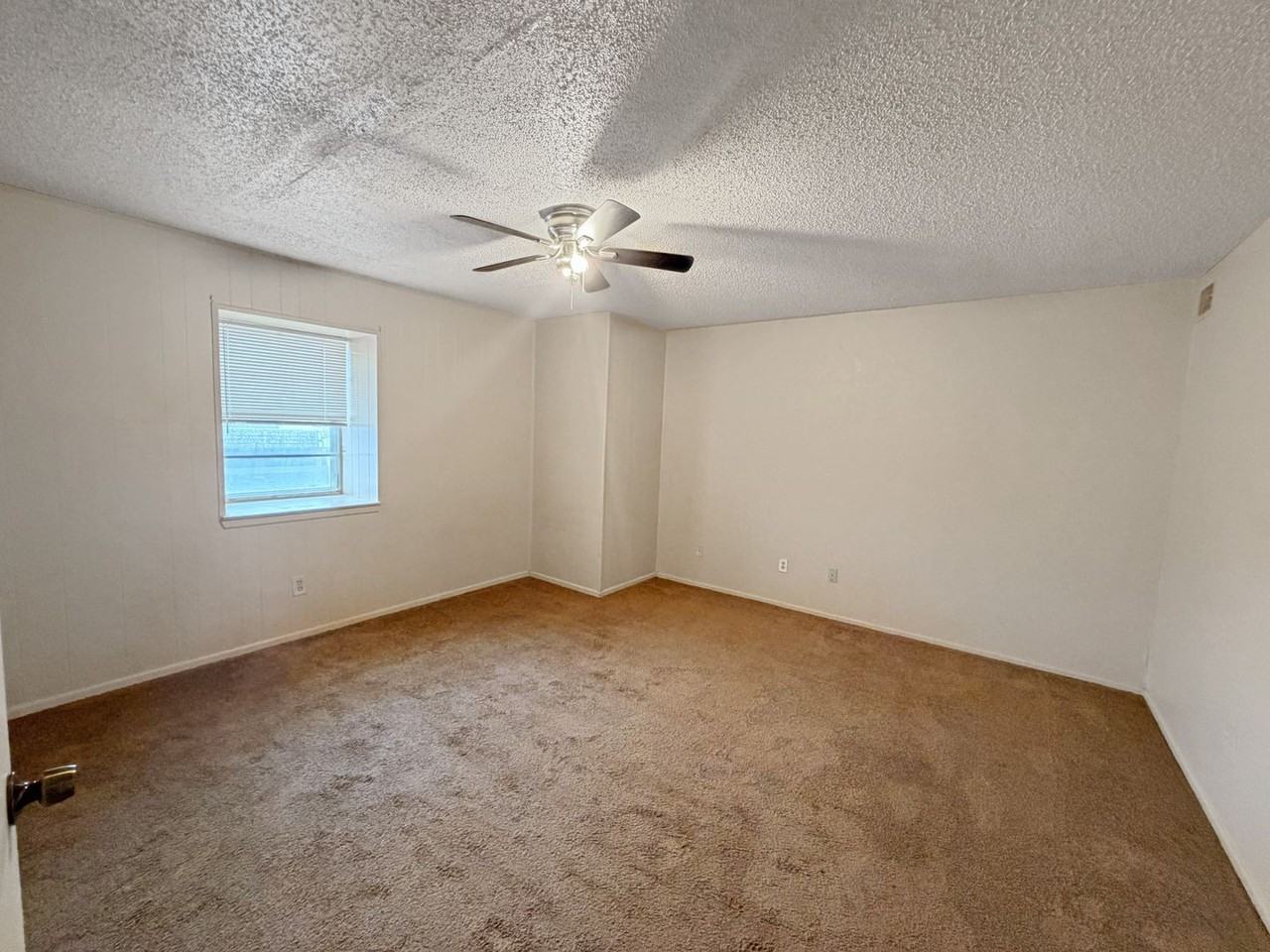 419 W Kiowa Ave - Photo 6 of 8