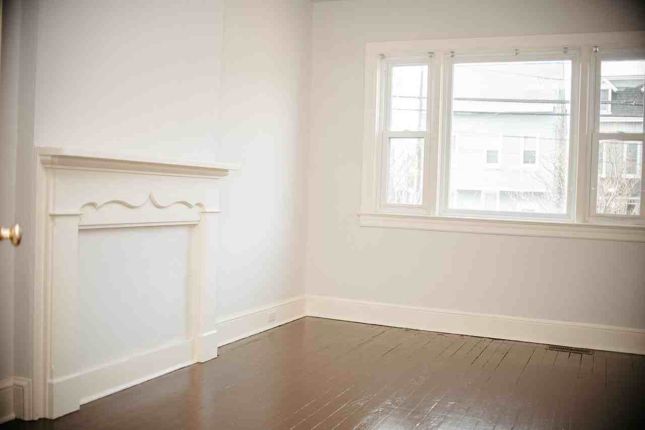 331 N 3rd St - Photo 4 of 38