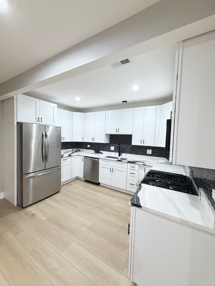 6350 S. St. Lawrence Ave. Chicago, IL 60637 - Photo 3 of 9