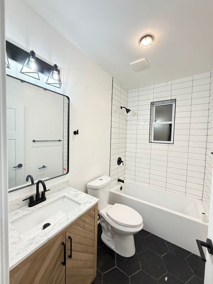 6350 S. St. Lawrence Ave. Chicago, IL 60637 - Photo 5 of 9