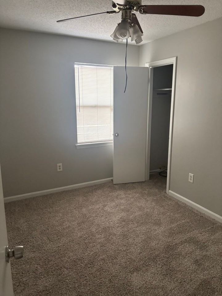 4423 Whisperwood Dr - Photo 3 of 7