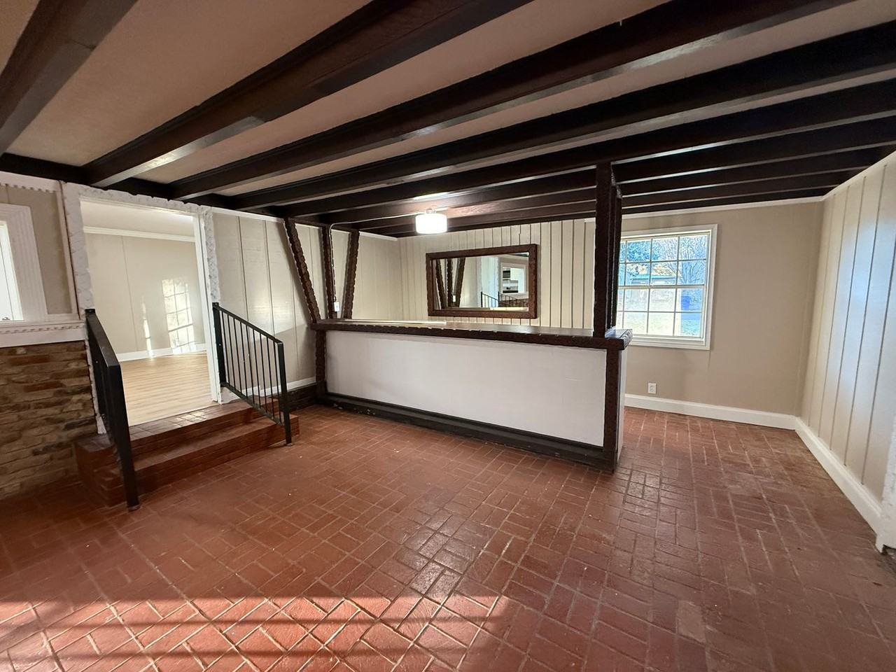 611 E D St - Photo 5 of 24