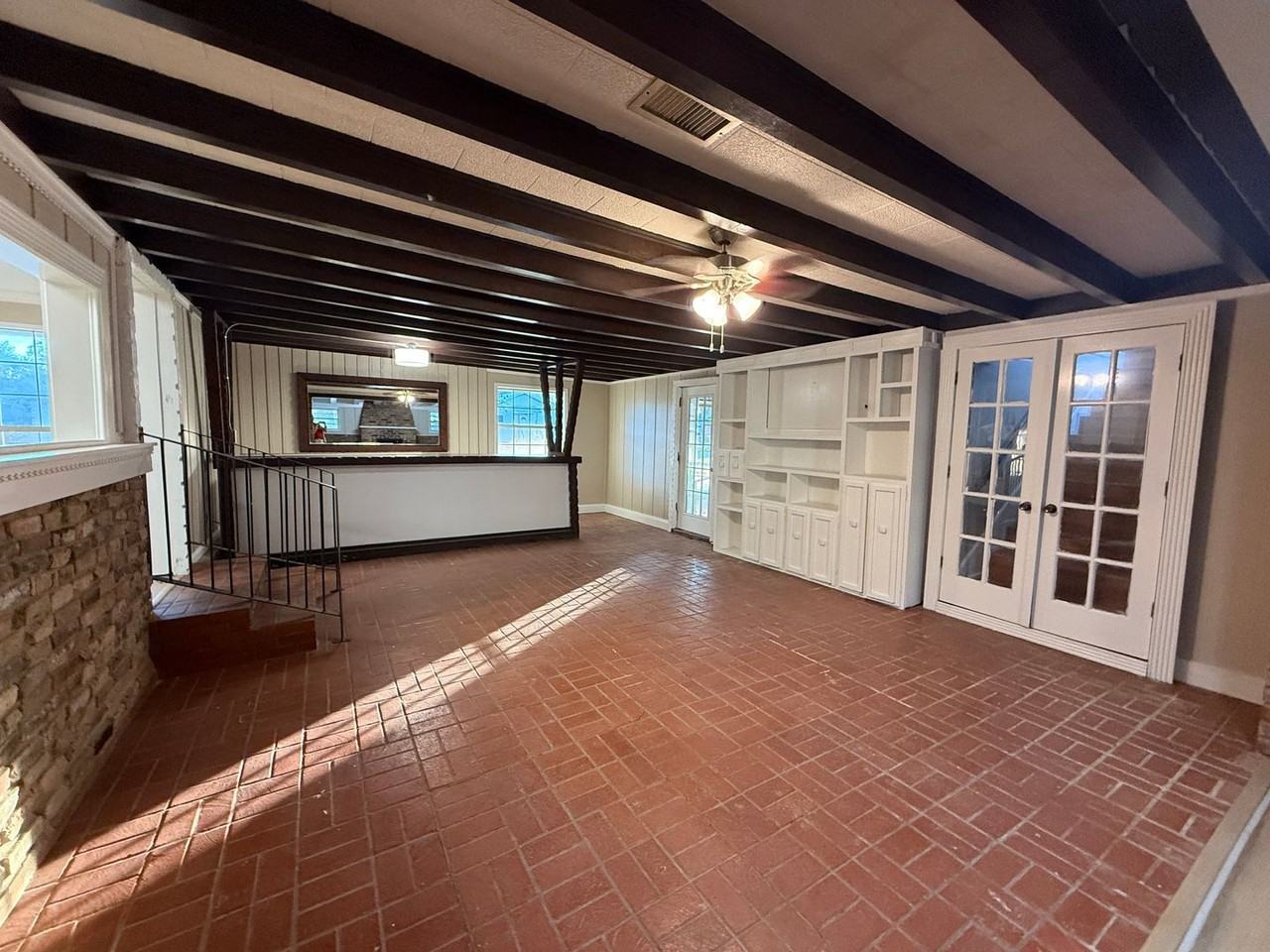 611 E D St - Photo 6 of 24