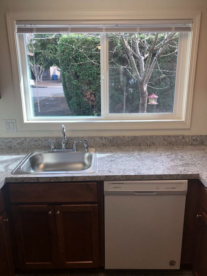 3304 Alberta Ave Ne - Photo 5 of 15