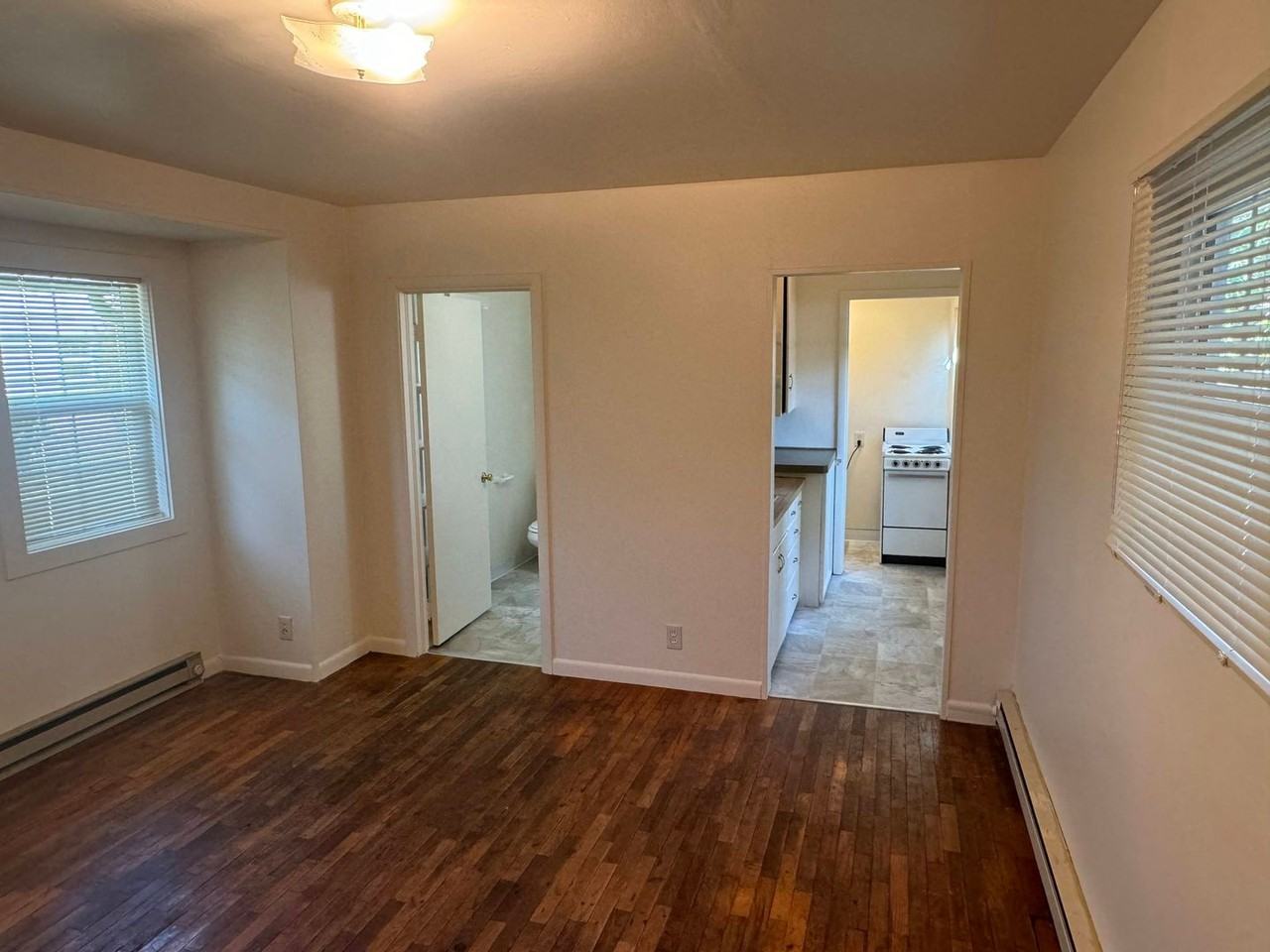 1653 Charnelton St #2 - Photo 4 of 15