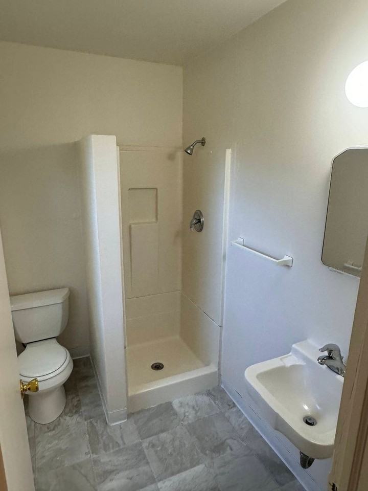 1653 Charnelton St #2 - Photo 7 of 15