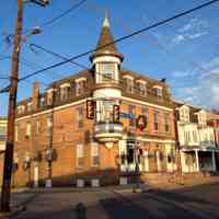 featured image of 1 E Main St