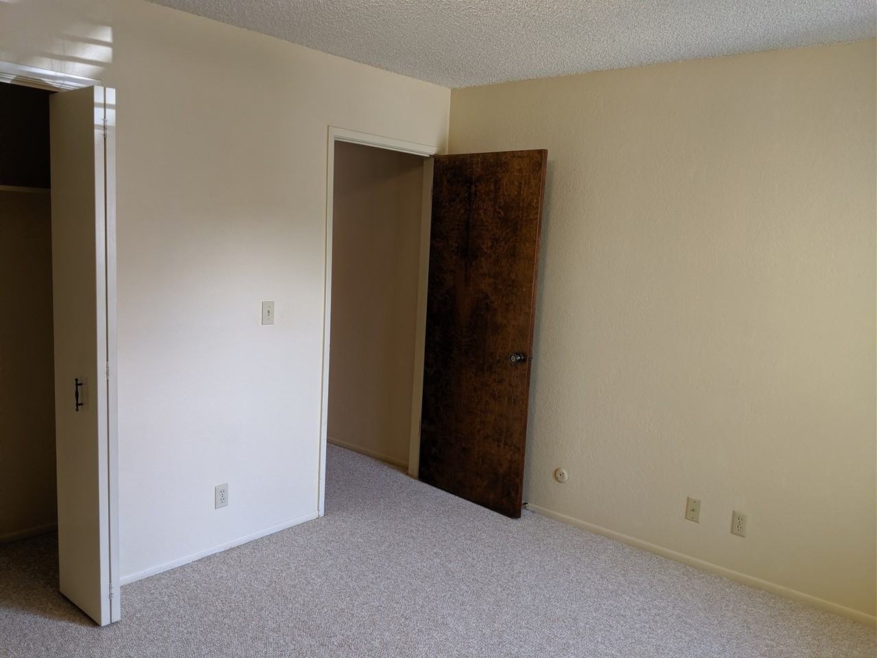 203 Patricia Ct - Photo 7 of 17