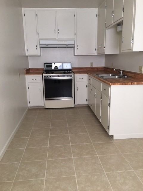 370 S Pratt St - Photo 2 of 3