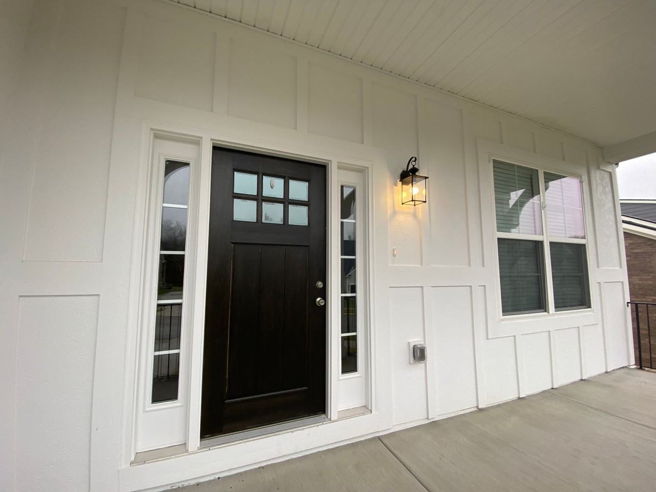 1088 River Oaks Blvd - Photo 4 of 25