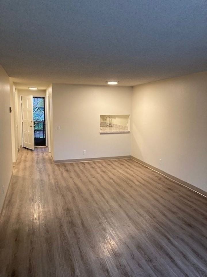 3883 Colony Oaks Dr - Photo 6 of 16