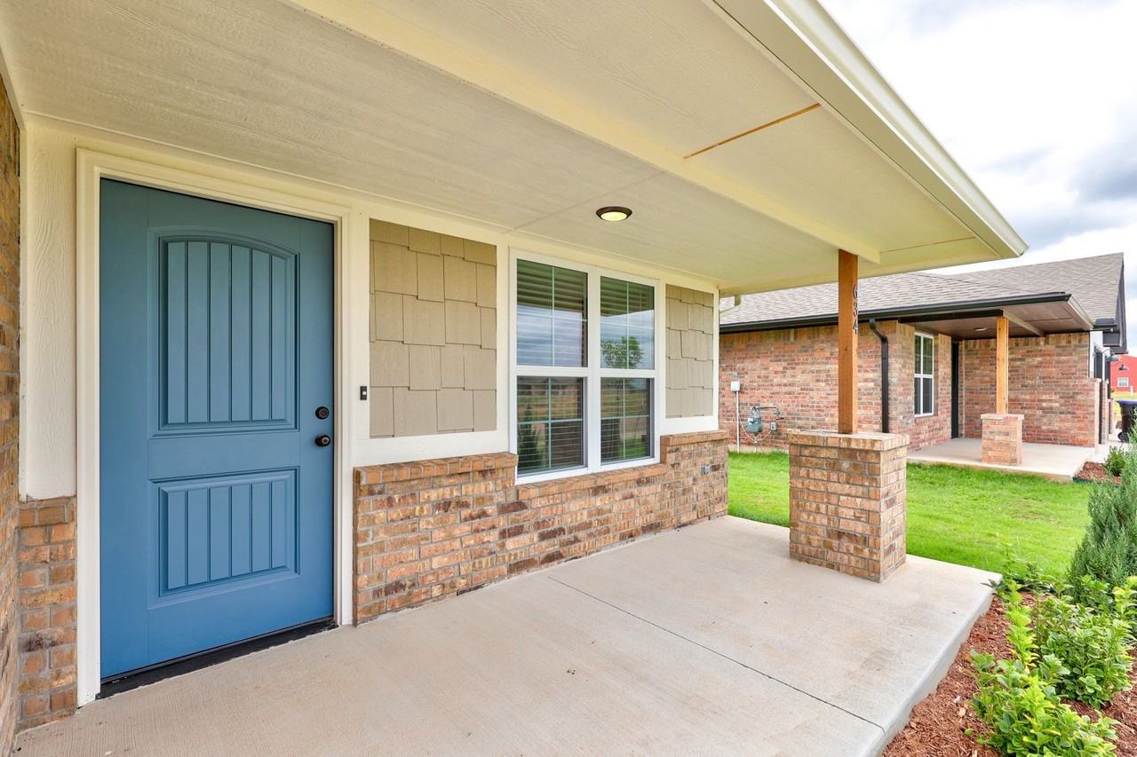 634 Juniper St - Photo 3 of 24