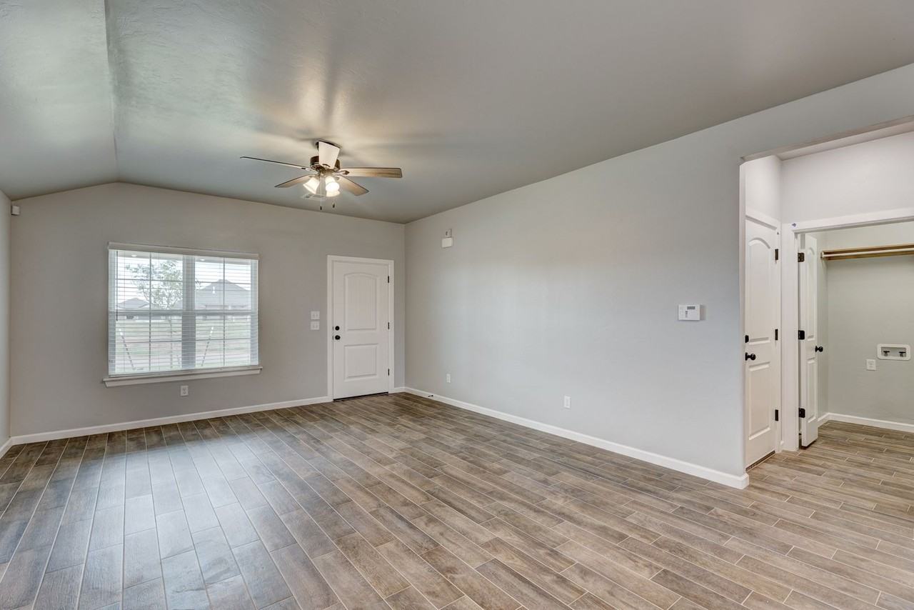 634 Juniper St - Photo 6 of 24