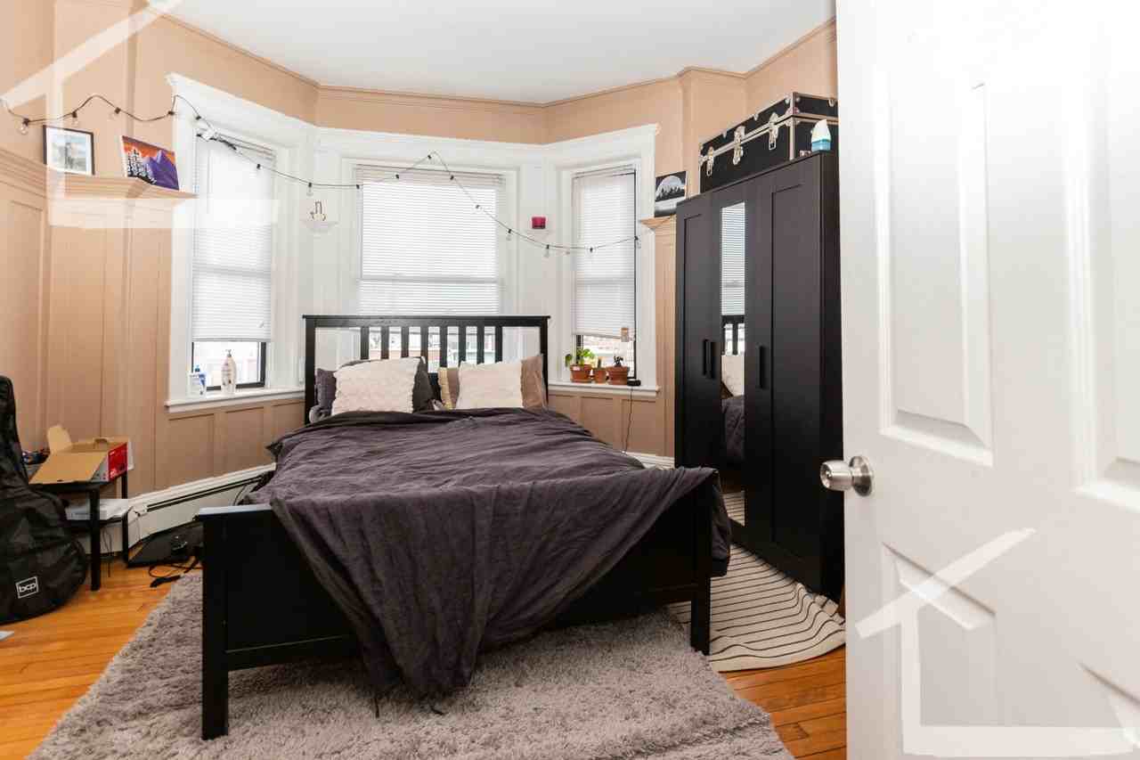 183 Harvard Ave - Photo 5 of 7