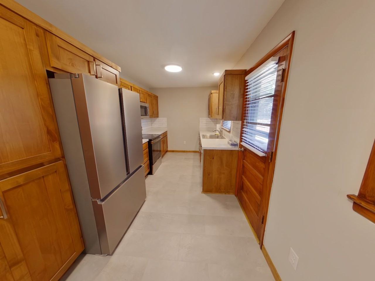 2122 S Chautauqua Ave - Photo 4 of 10