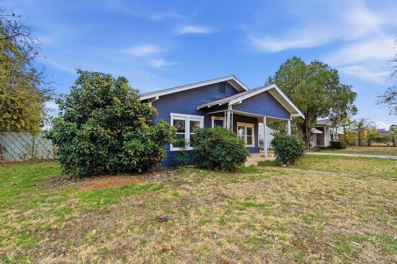 1341 Hickory St - Photo 3 of 28