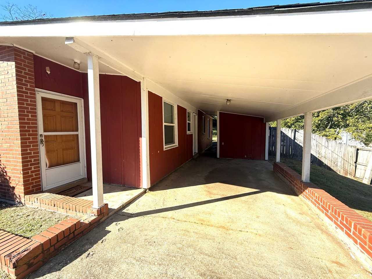 302 Nottingham Rd - Photo 3 of 12