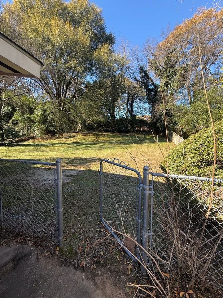 302 Nottingham Rd - Photo 4 of 12