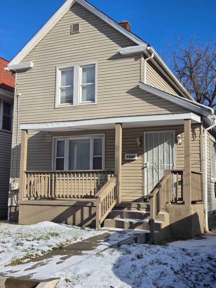 1007 Laurel Ave - Photo 2 of 21