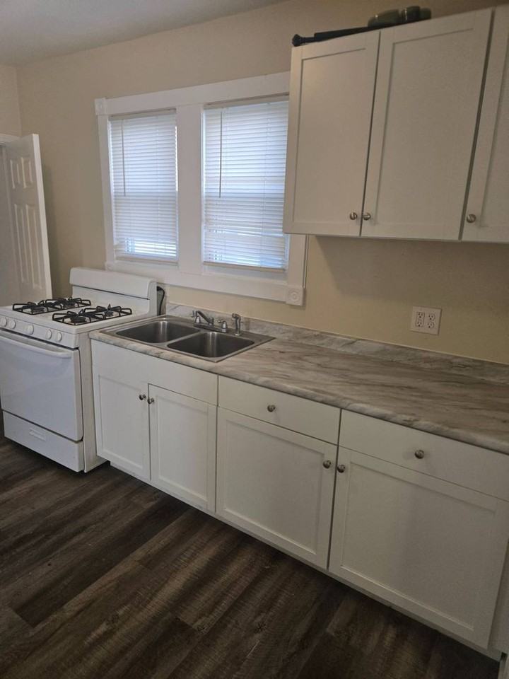 1007 Laurel Ave - Photo 3 of 21