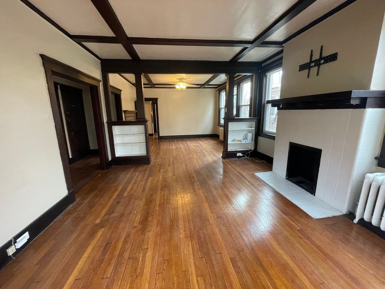 6621 Church Ave - Photo 4 of 23