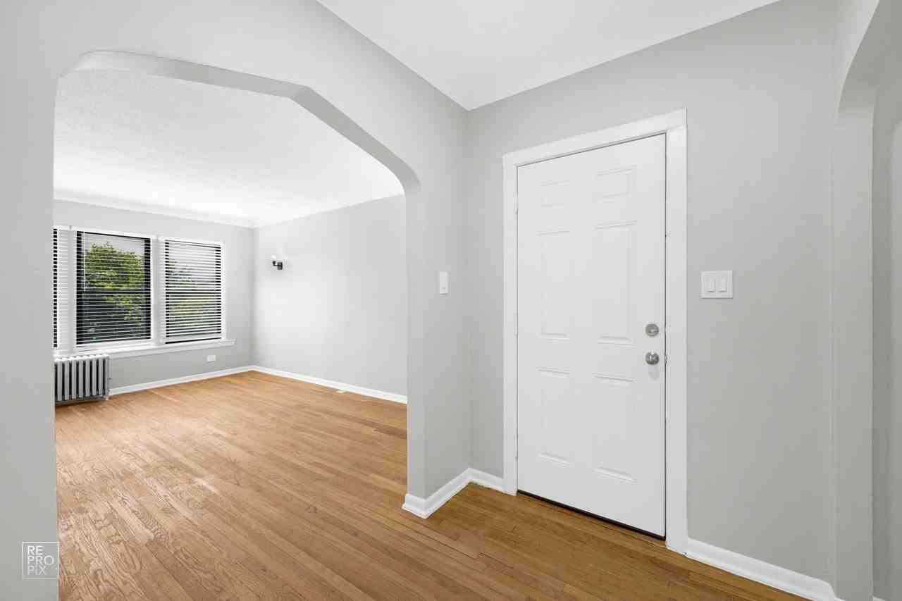 6901 S Merrill Chicago, IL 60649 - Photo 3 of 11