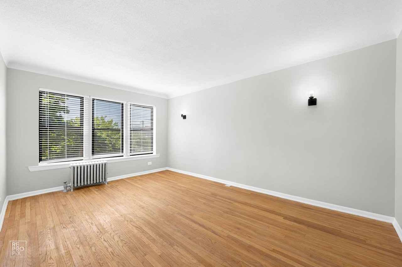 6901 S Merrill Chicago, IL 60649 - Photo 4 of 11