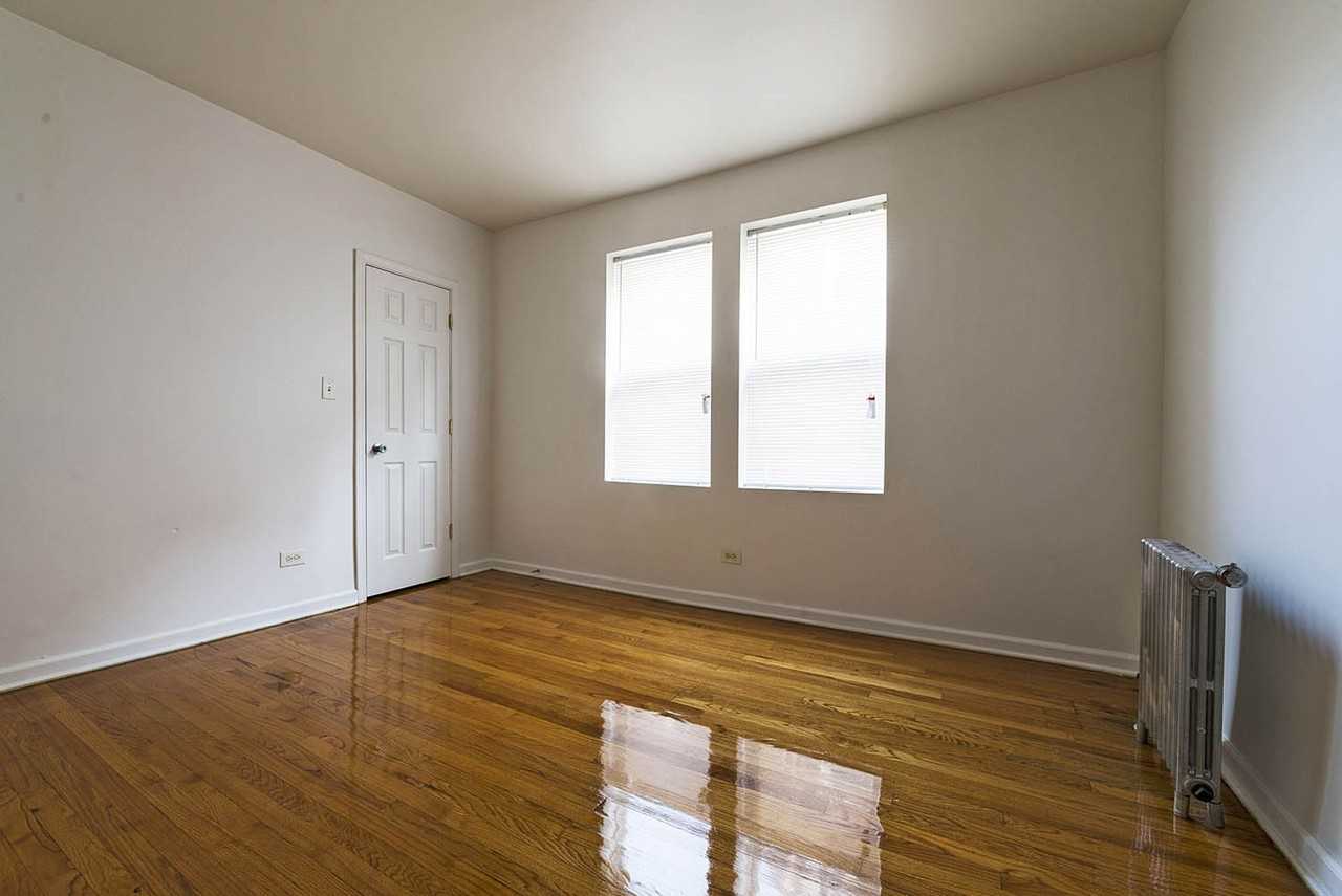 8251 S Ellis Ave Chicago, IL 60619 - Photo 5 of 24