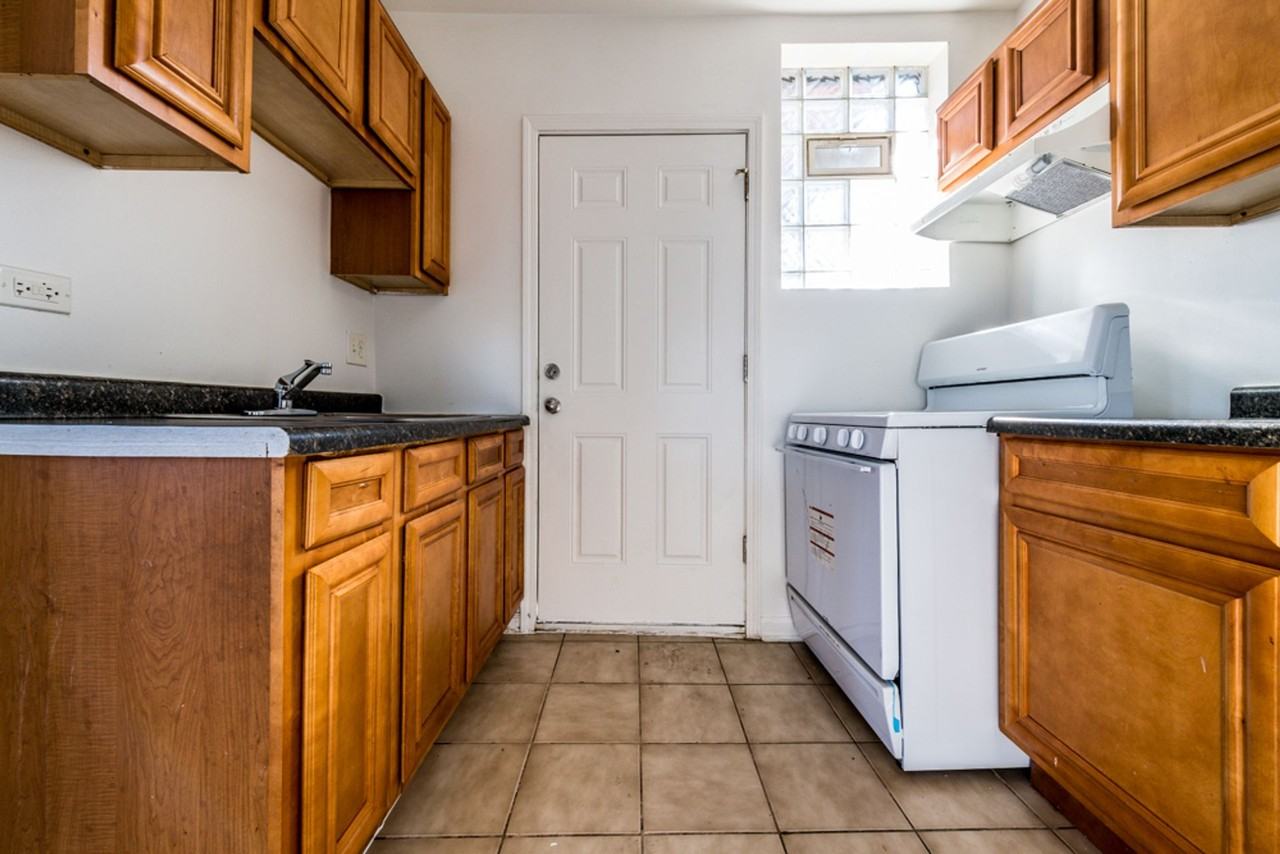 7701 S Stewart - Photo 4 of 15