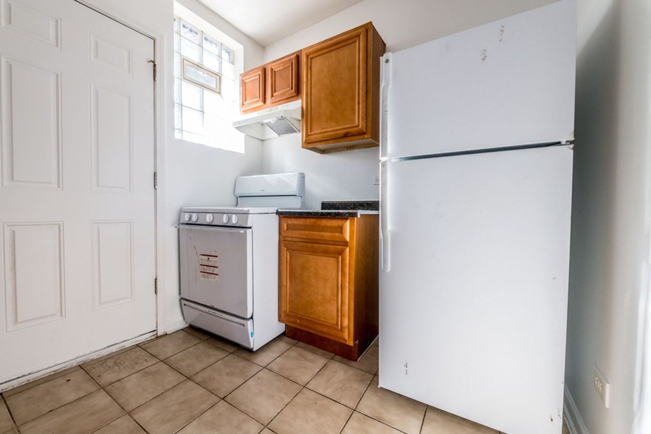 7701 S Stewart - Photo 5 of 15
