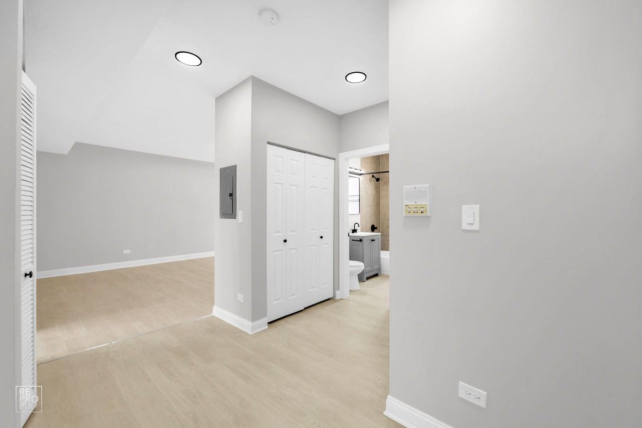 310 N Menard - Photo 5 of 11