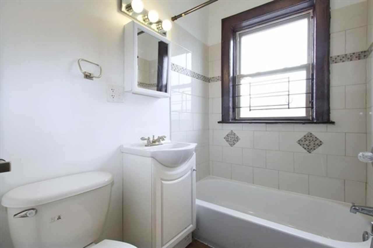 6306 S Fairfield Ave Chicago, IL 60629 - Photo 3 of 22