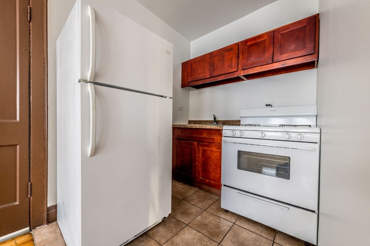 6306 S Fairfield Ave - Photo 3 of 21