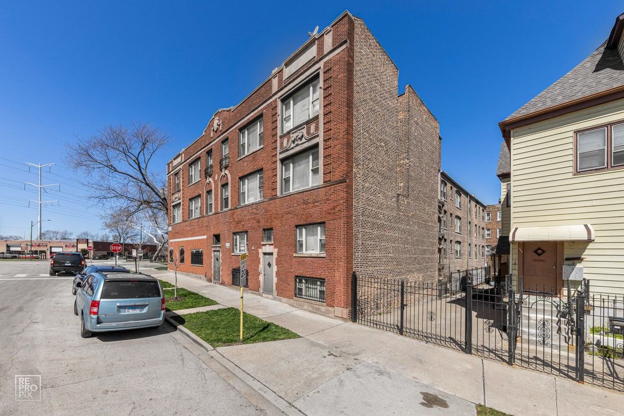 2838 E 91st St Chicago, IL 60617 - Photo 3 of 21