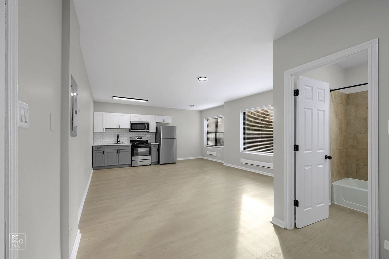 7706 South Coles - Photo 2 of 27