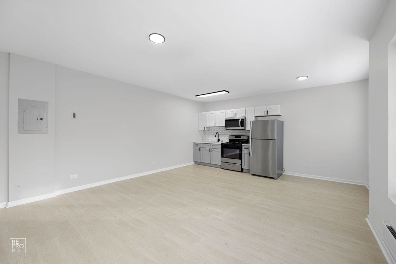 7706 South Coles - Photo 5 of 27