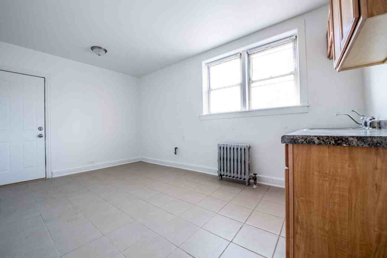6705 S Michigan - Photo 4 of 20