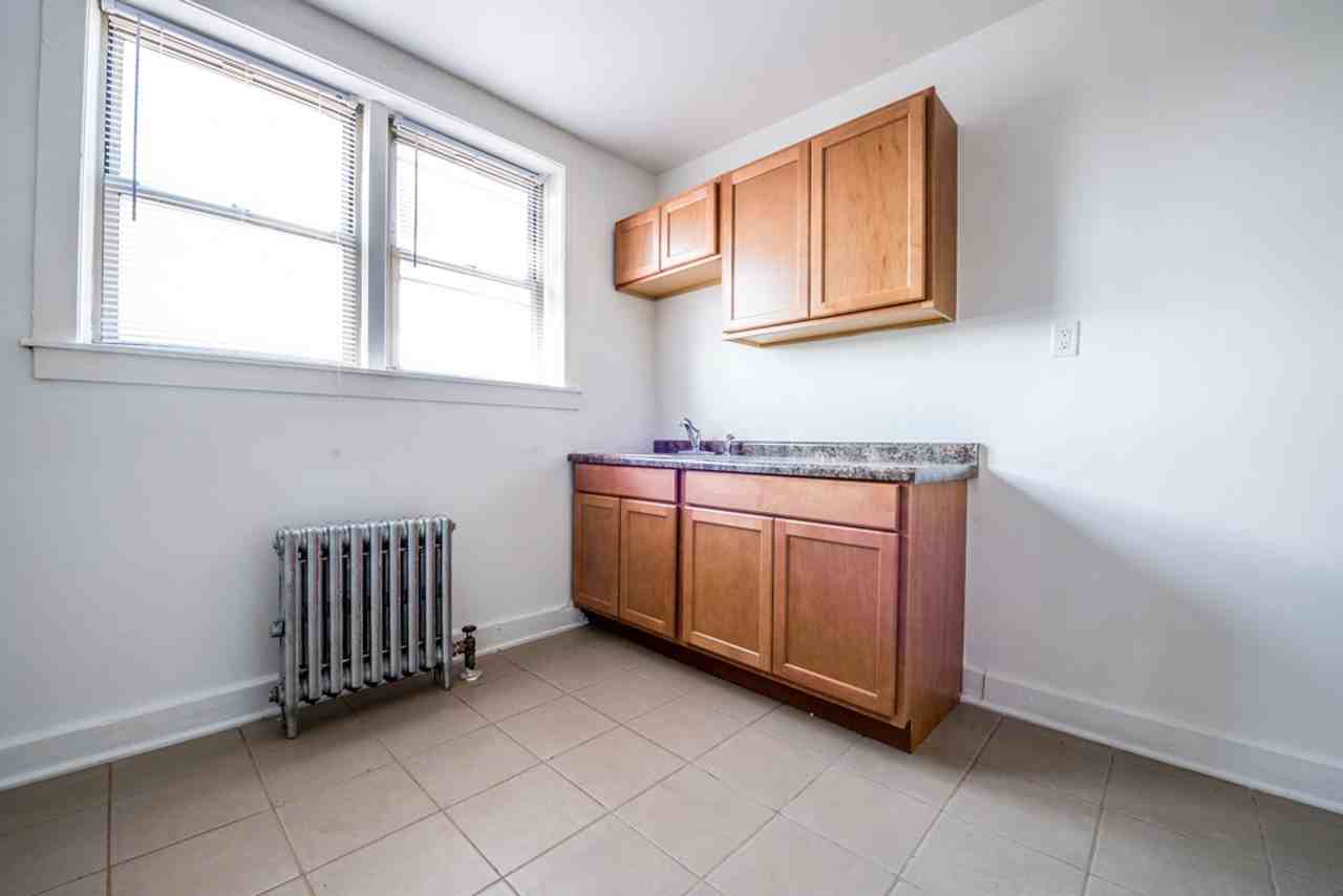6705 S Michigan - Photo 7 of 20