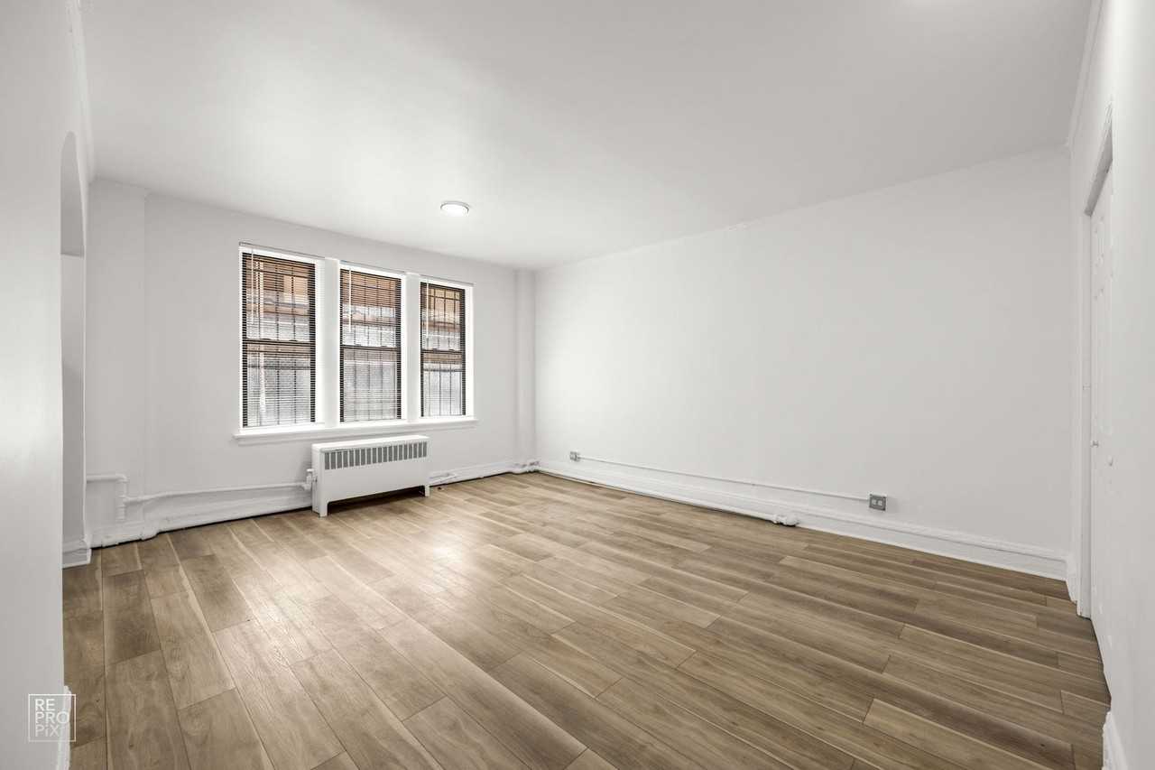 6751 S Jeffery Blvd Chicago, IL 60649 - Photo 4 of 31