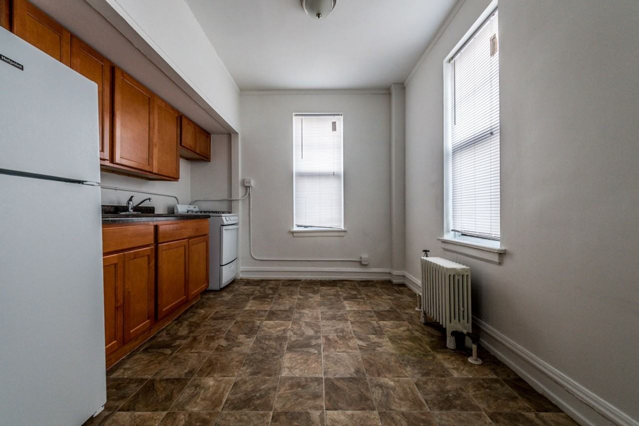 6751 S Jeffery - Photo 3 of 24
