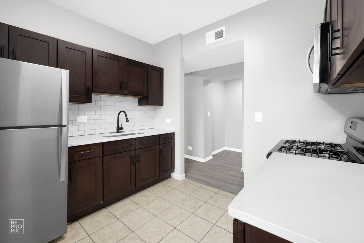 5015 S Champlain Ave Chicago, IL 60615 - Photo 5 of 42