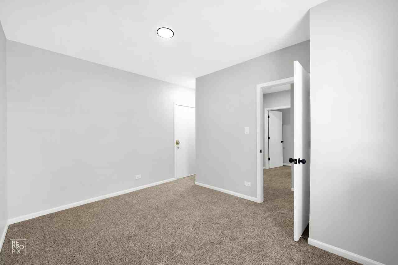 7715 S South Shore Dr Chicago, IL 60649 - Photo 2 of 21