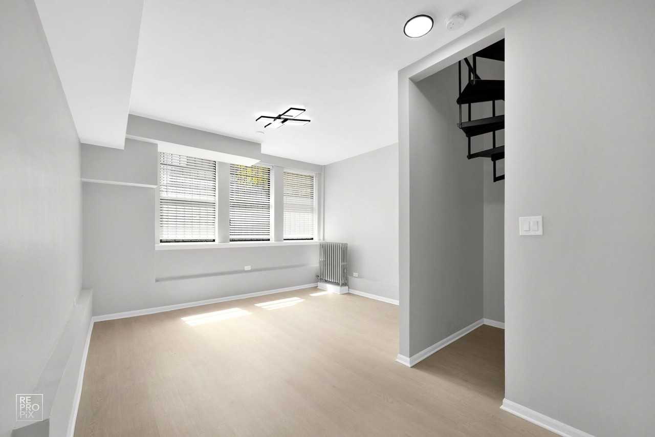 7715 S South Shore Dr Chicago, IL 60649 - Photo 4 of 21