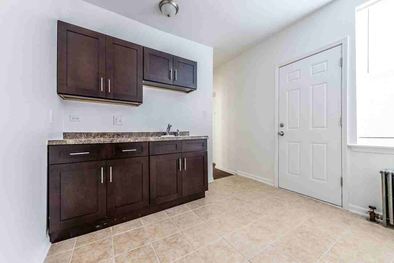 500 S Laramie - Photo 5 of 18