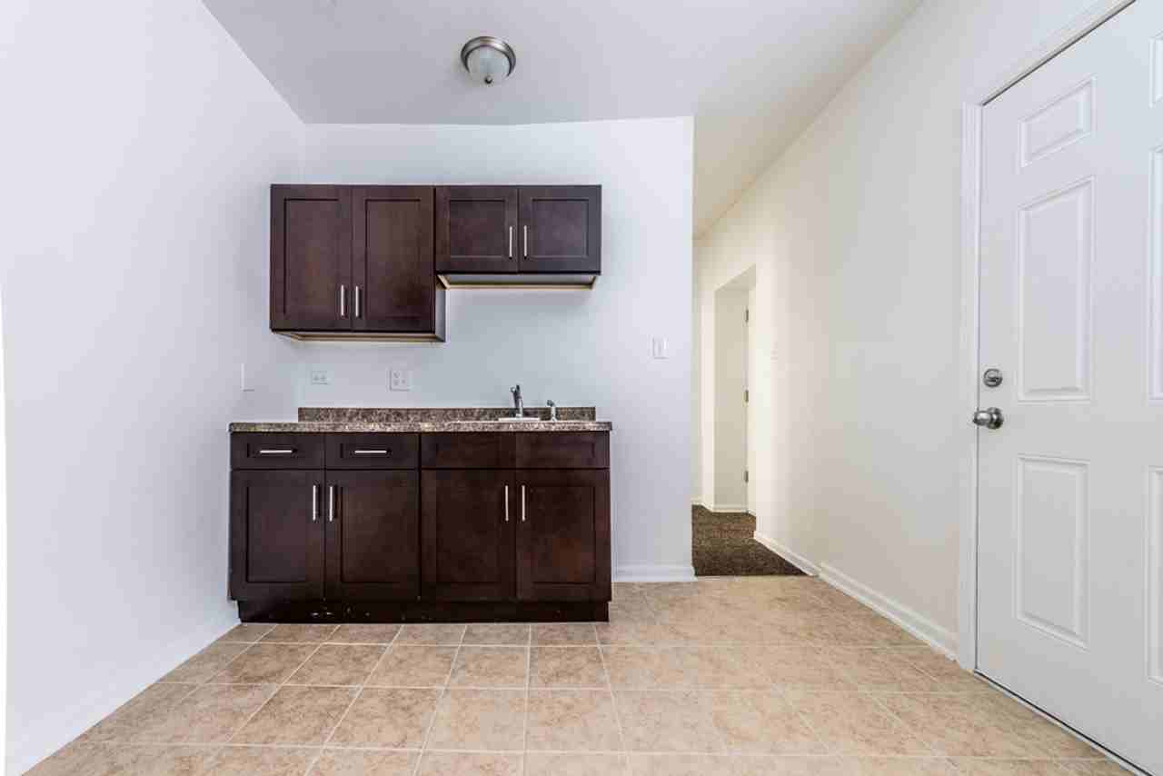 500 S Laramie - Photo 3 of 18