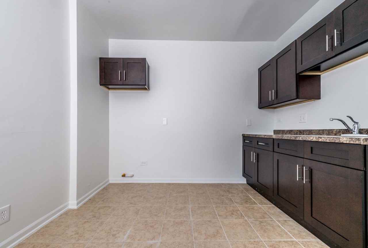 500 S Laramie - Photo 4 of 18
