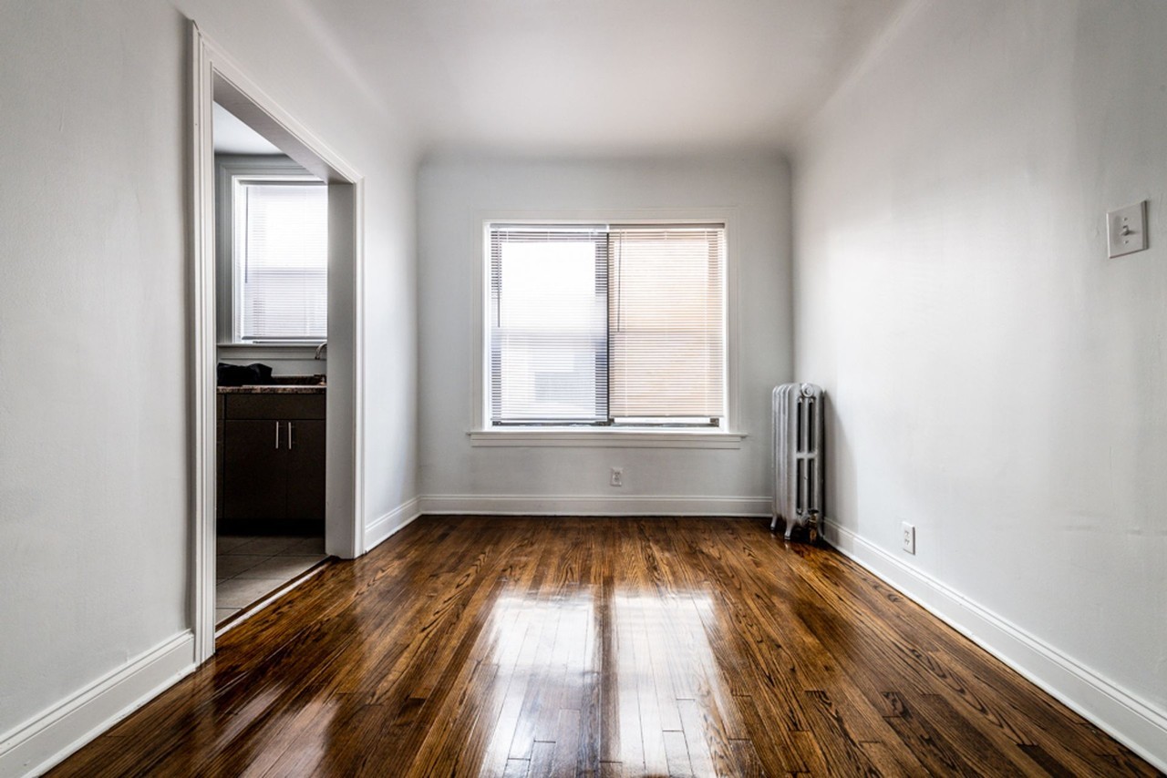 8100 S Essex Ave - Photo 4 of 48